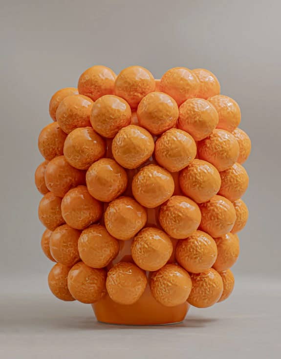 Keramische extra grote oranje vaas met meerdere kleuren - Tuinkabouter Chrisje